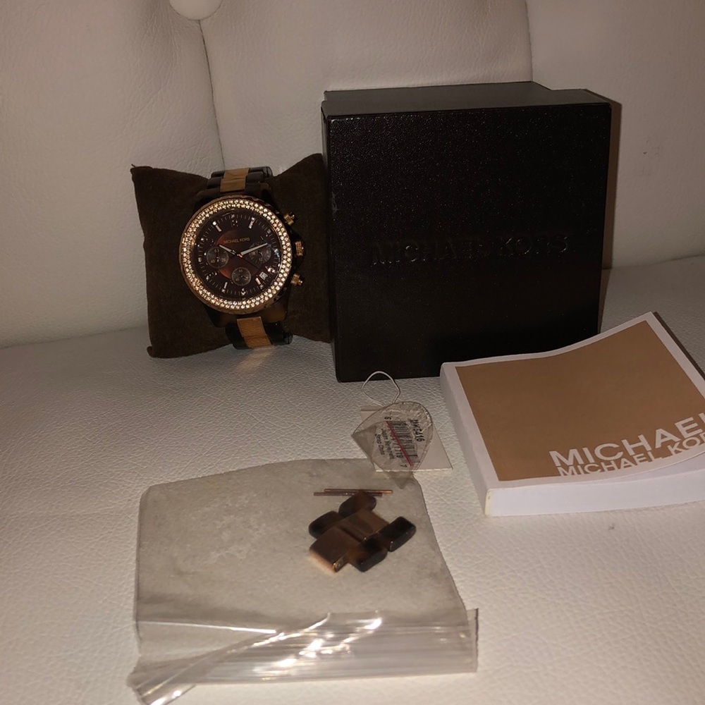 Michael Kors Tortoise Rhinestone Rose tone watch - Picture 2 of 8